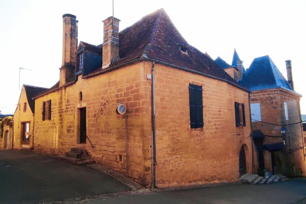 Demeure Du Xiiie-Xive S. Dans La Cite Medievale. Gourdon-en-quercy Εξωτερικό φωτογραφία